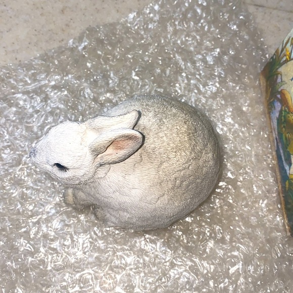Easter basket bunny Stone critters vintage Ceramic white Easter bunny realistic - Picture 7 of 10